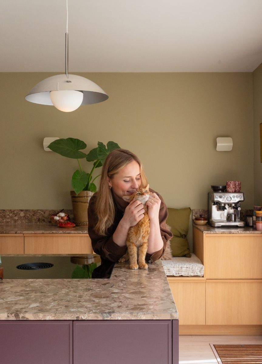 Anouk<br>Lunstroo kitchen portrait 3