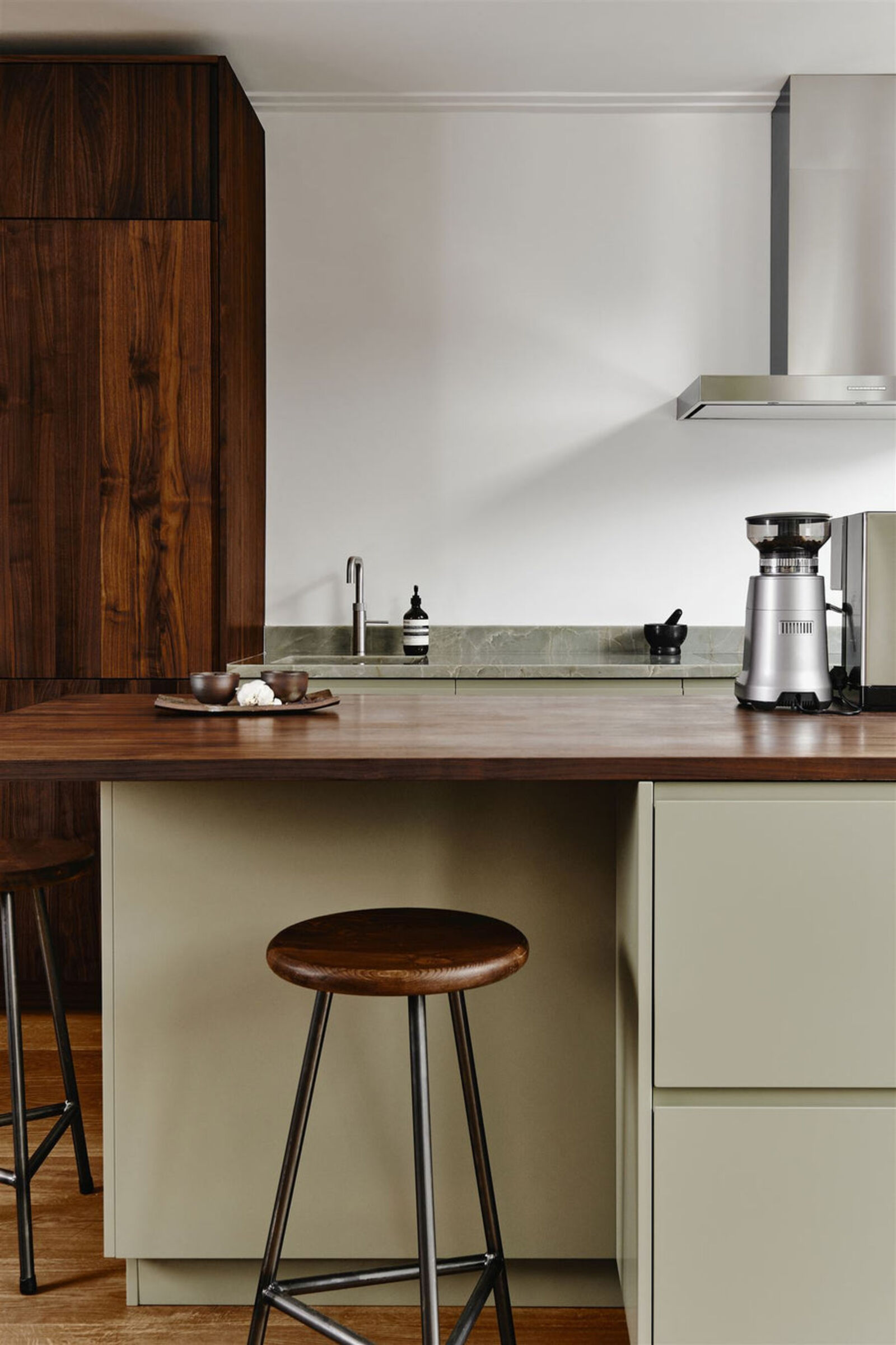 Treron Catch — Farrow & Ball Treron